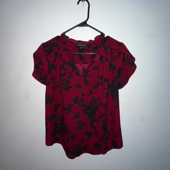RUFFLE HIGH LOW BLOUSE - BURGANDY